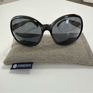 Peepers Lenses 2 in 1 Reading and Sunglasses for Women  (+2.00) in Black Design